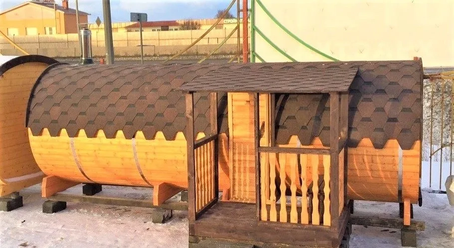 С террасой на даче